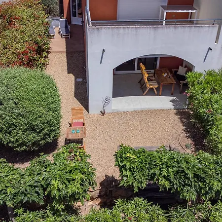 Lägenhet Les Jardins De Trevi